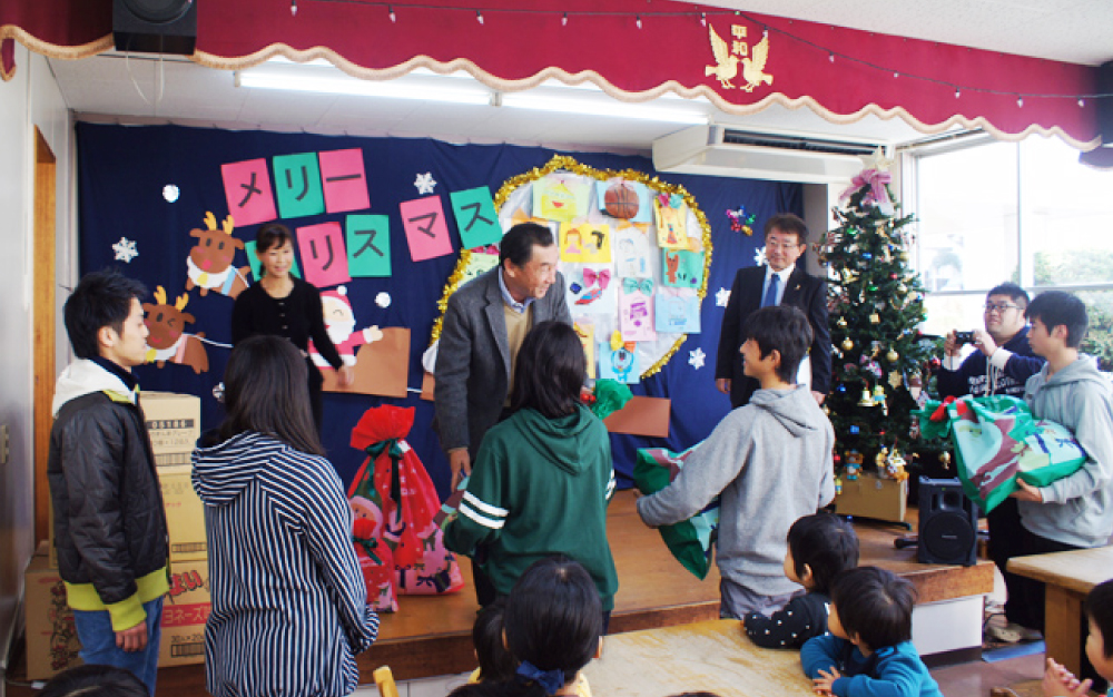 施設の子供たちへプレゼント